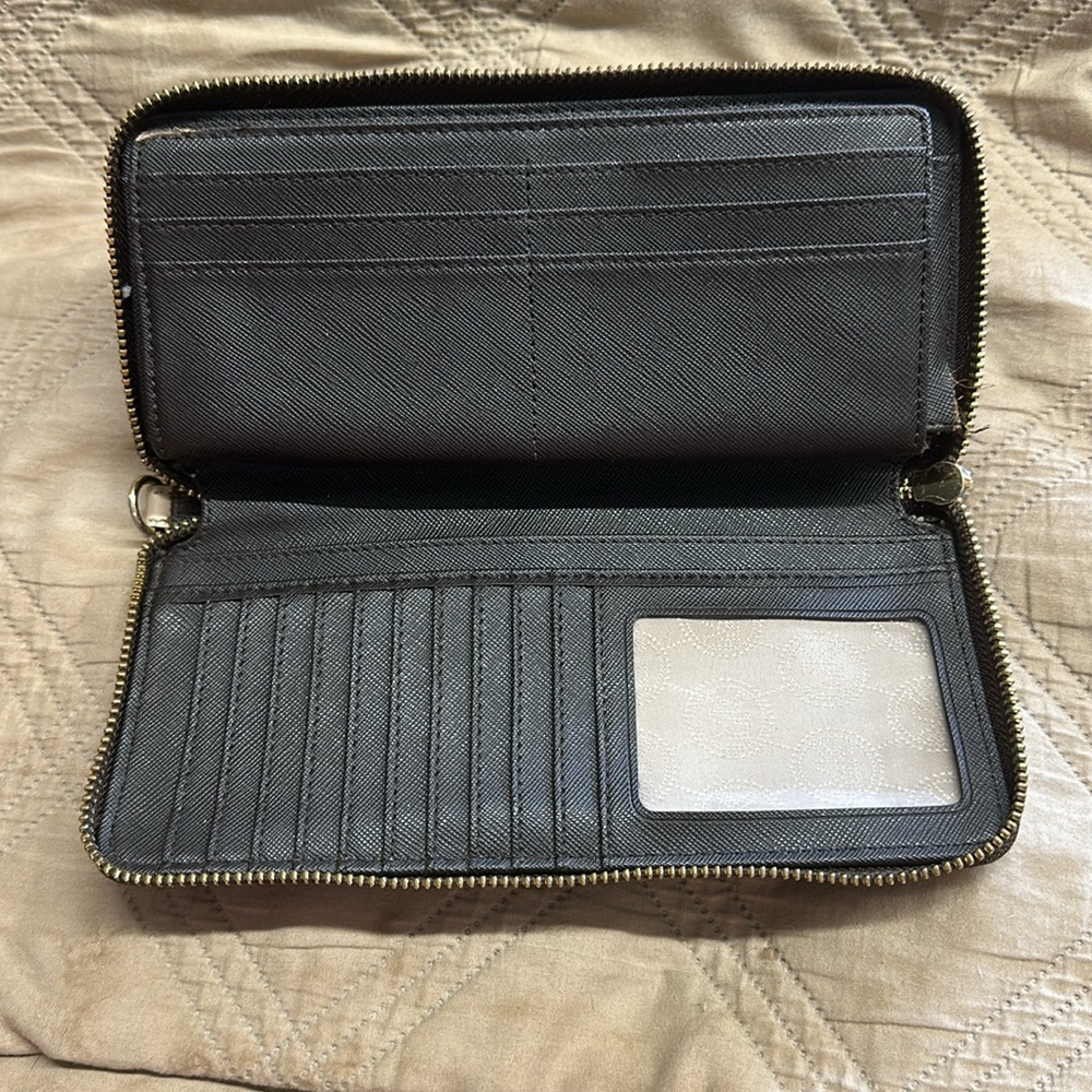 MK Wallet - Picture 4 of 8